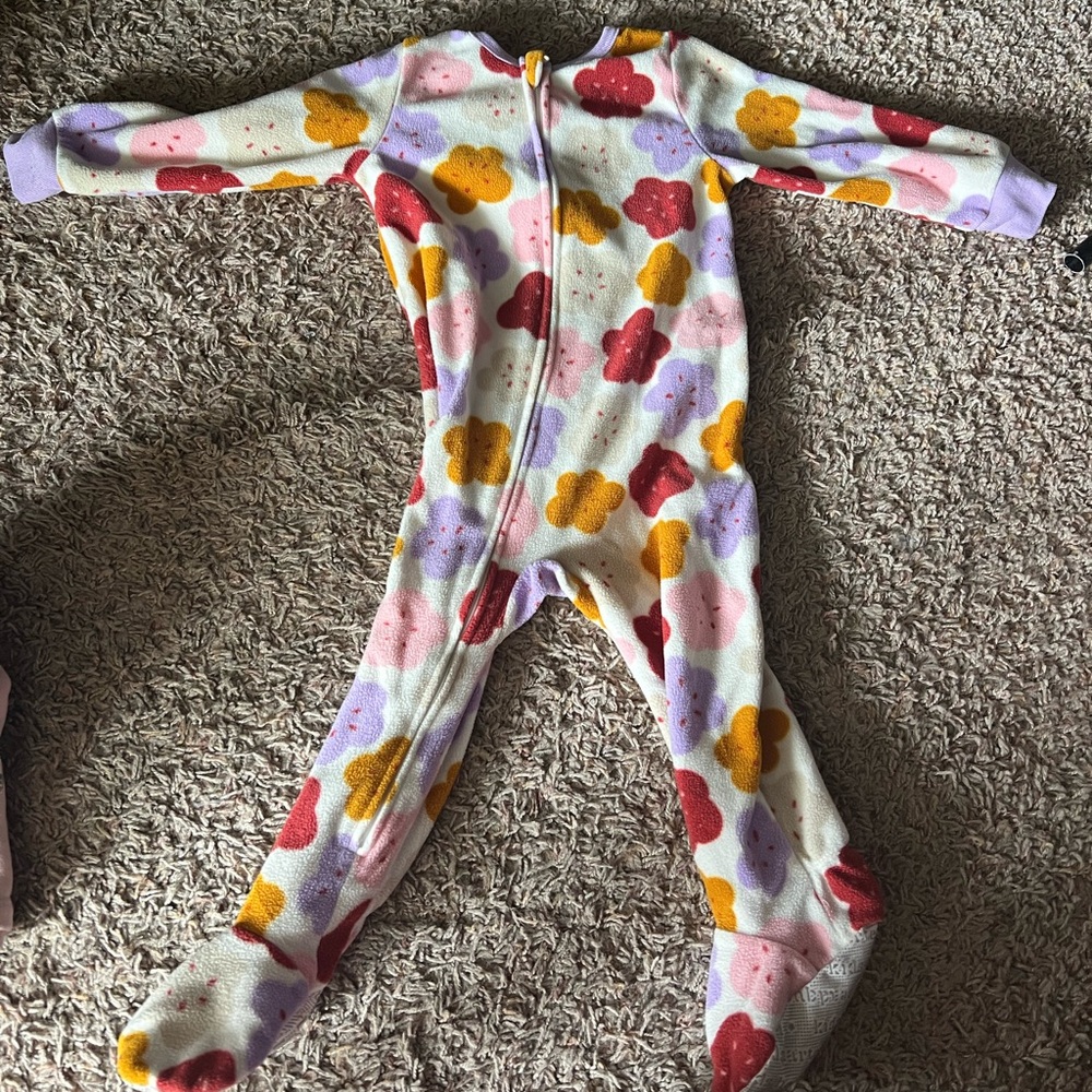 Flowery Fleece Footed Pajamas💐